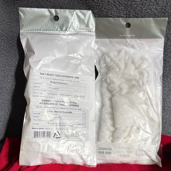 Cosmetic bags, hair bands, reusable accessory bags, decorative doilies. - Picture 2 of 16